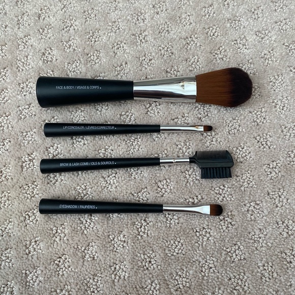 EUC Body Shop Makeup Brushes - Picture 2 of 3